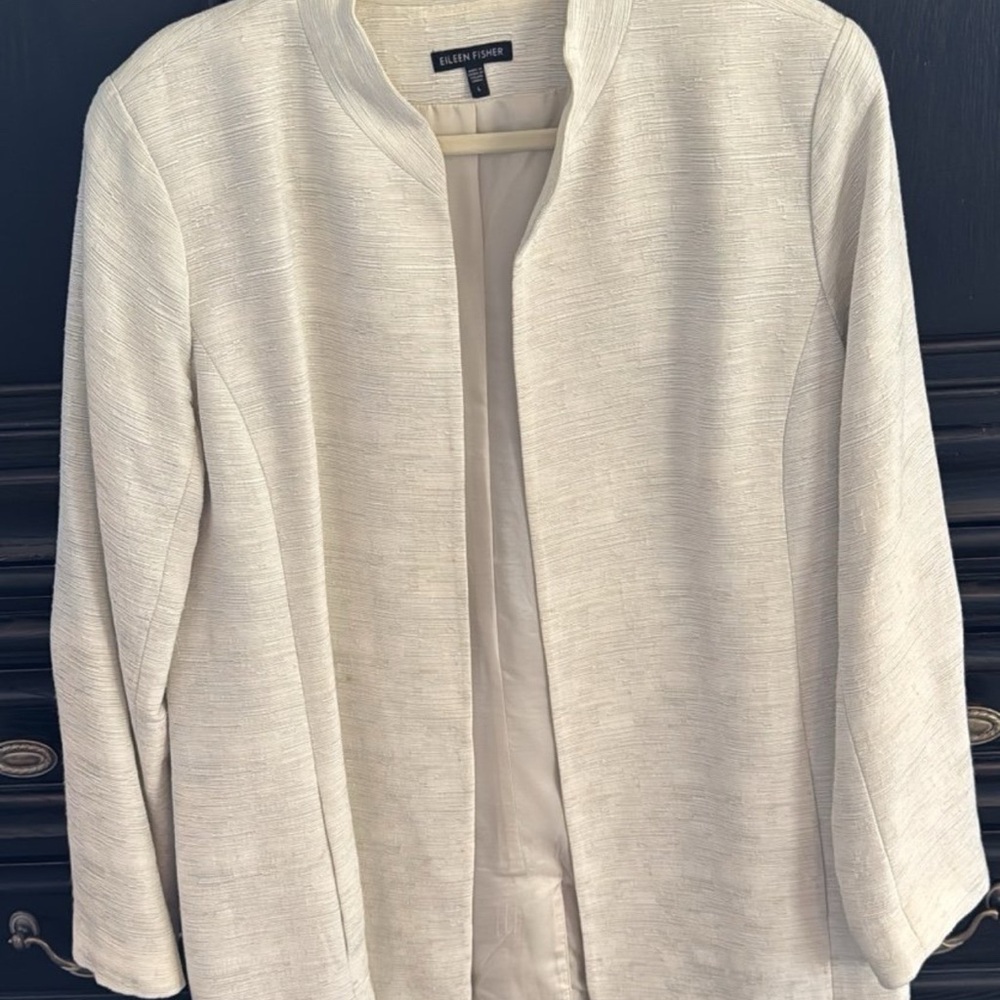 Eileen Fisher White Blazer with Textured Fabric and Collarless Design